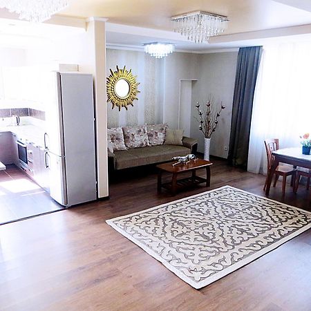 Bishkek House Apartament 2 Екстер'єр фото