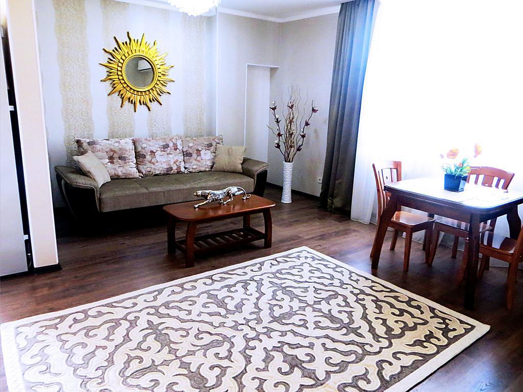 Bishkek House Apartament 2 Екстер'єр фото